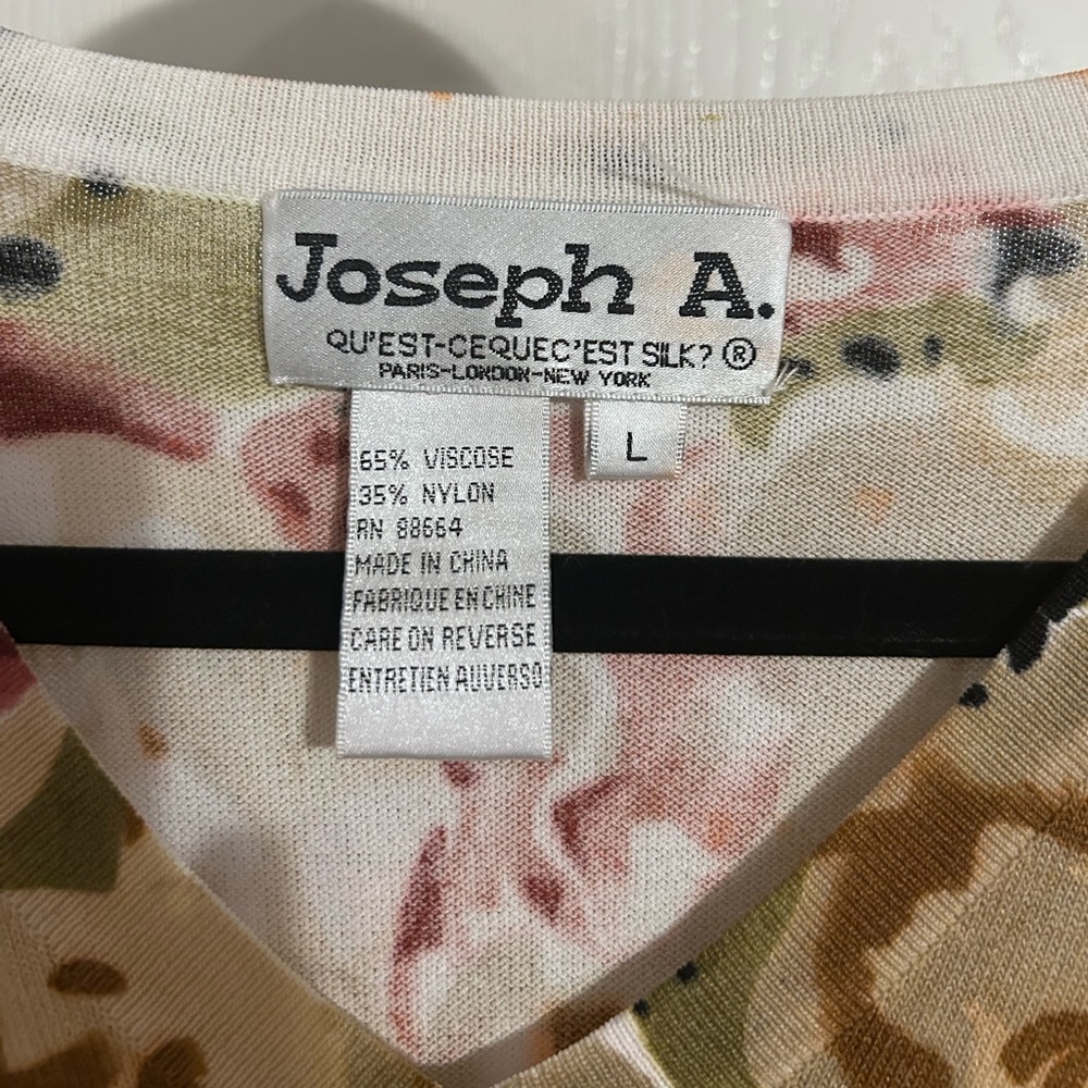 Joseph A Floral V-Neck Blouse - Red, Tan, Cream - Picture 2 of 4